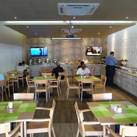 Weston Suites Hotel Santo Domingo Bagian luar foto