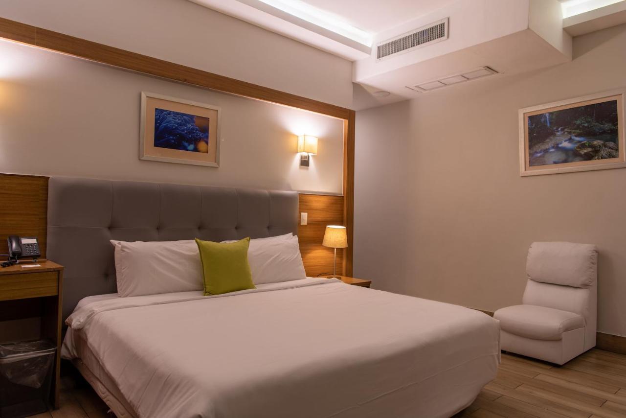 Weston Suites Hotel Santo Domingo Bagian luar foto