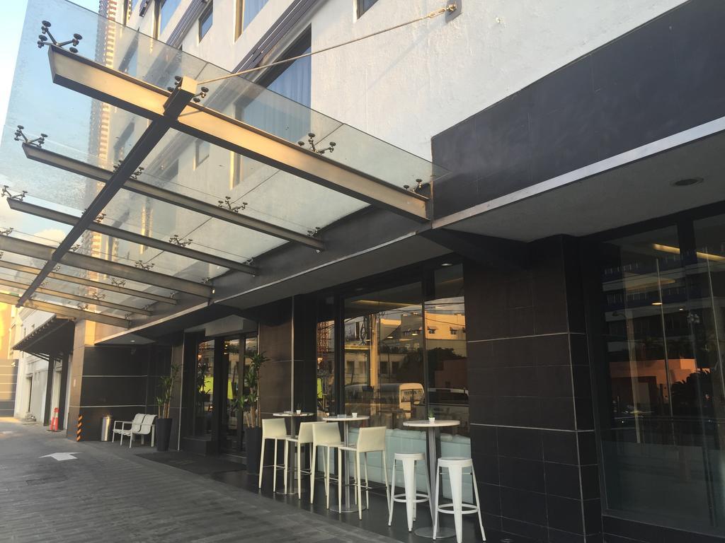 Weston Suites Hotel Santo Domingo Bagian luar foto