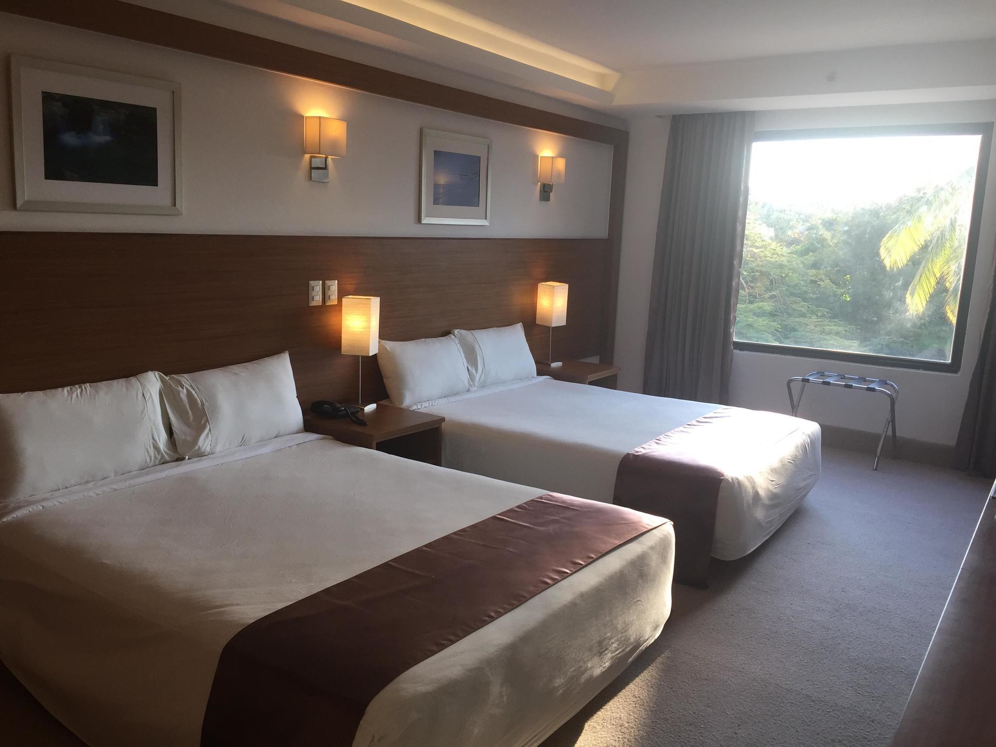 Weston Suites Hotel Santo Domingo Bagian luar foto