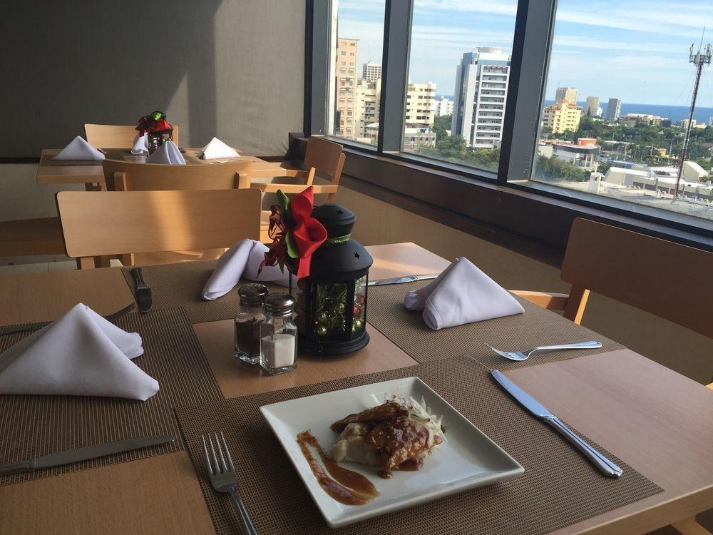 Weston Suites Hotel Santo Domingo Bagian luar foto