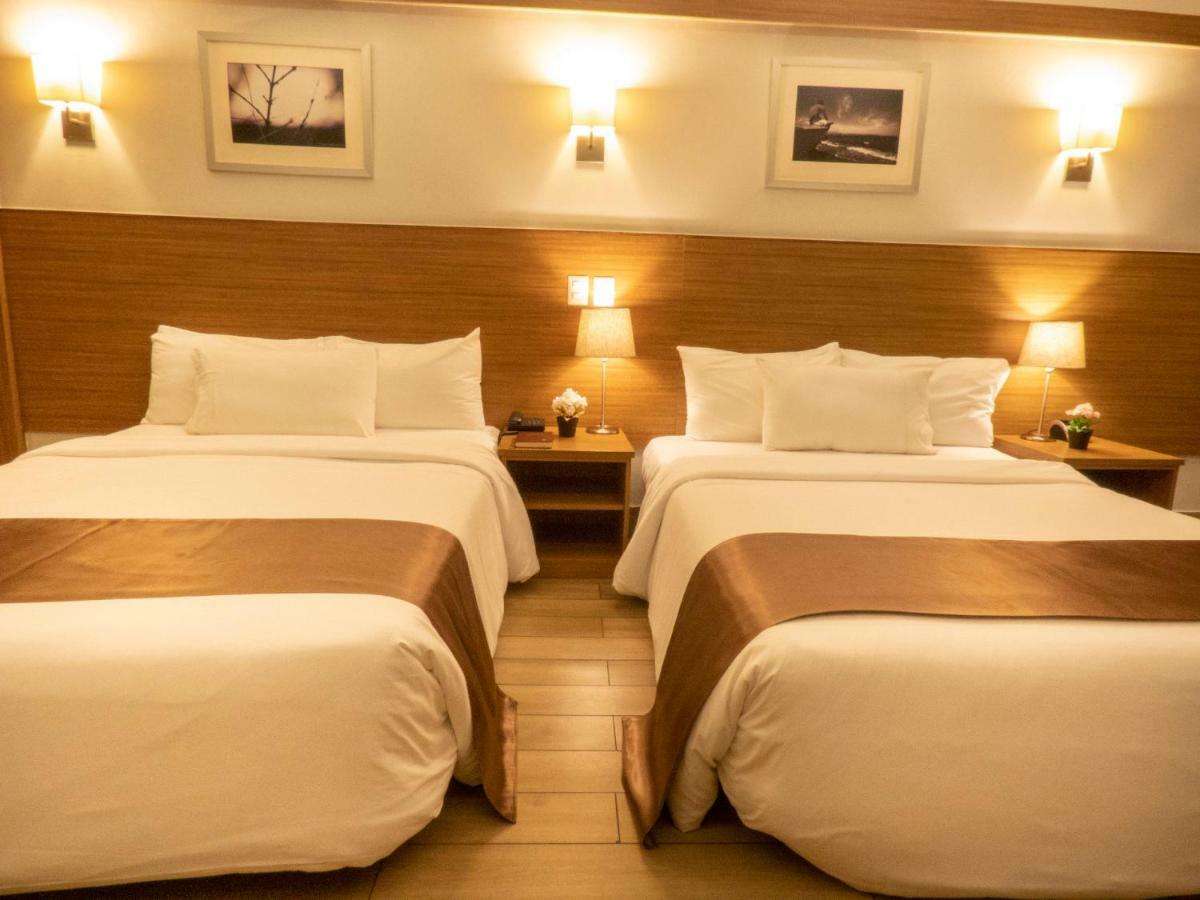 Weston Suites Hotel Santo Domingo Bagian luar foto